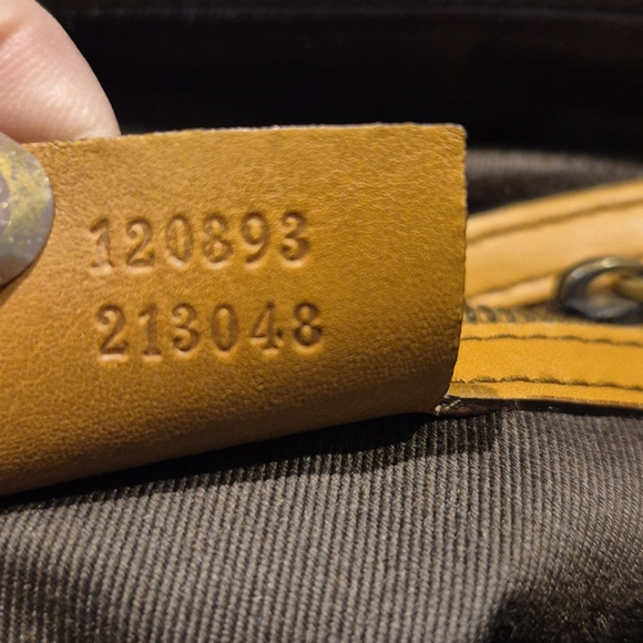 Gucci Tan Suede & leather Crossbody With Nailhead Accents.w:9,5"x9"×2.5"drop 19" - Picture 11 of 16